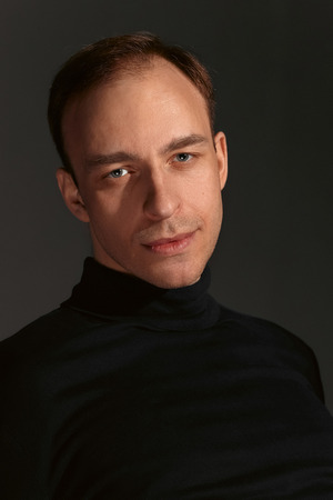 Диктор Антон Белый Актер театра и кино, поющий артист, диктор Антон Белый